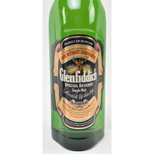 202 - Glenfiddich Single Pure Malt Scotch Whisky, Special Reserve whisky bottle in original box. 1 litre, ... 