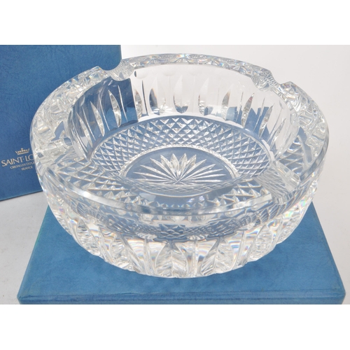 119 - Saint Louis - A vintage 20th century Saint Louis Large Tommy cut crystal glass ashtray. The ashtray ... 