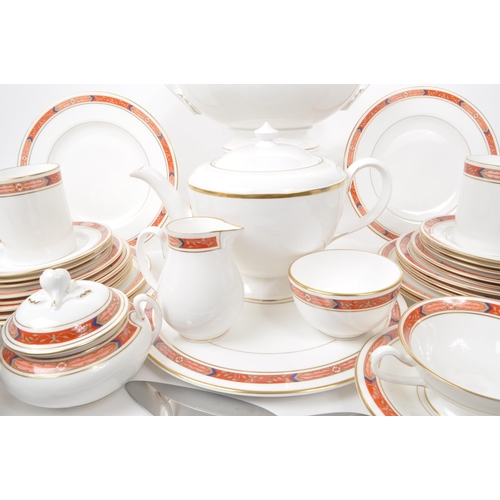 143 - Royal Worcester - Beaufort - 1981 fine bone china tea and dinner service pieces, including a teapot,... 