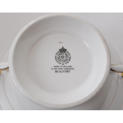 143 - Royal Worcester - Beaufort - 1981 fine bone china tea and dinner service pieces, including a teapot,... 