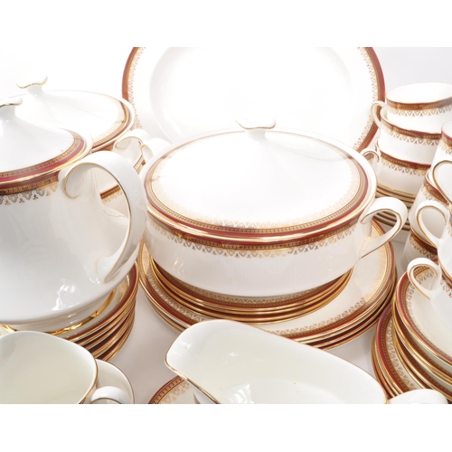 164 - Royal Albert - Holyrood - Paragon- A large collection of 1983 bone china tea and dinner services. To... 