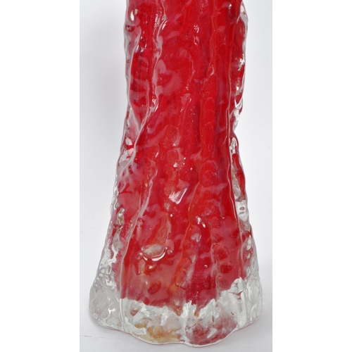 178 - A vintage 20th-century Whitefriars style red / maroon vase. It features a concave shape and bark eff... 