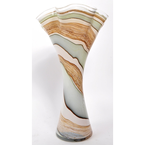 186 - A vintage 20th-century flared art deco-style vase, with a grey, blue, and brown sedimentary rock sty... 