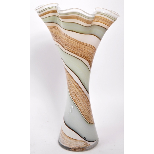 186 - A vintage 20th-century flared art deco-style vase, with a grey, blue, and brown sedimentary rock sty... 