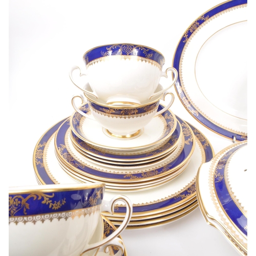 189 - Royal Grafton - Viceory - A collection of late 20th-century bone china dinner service pieces, includ... 