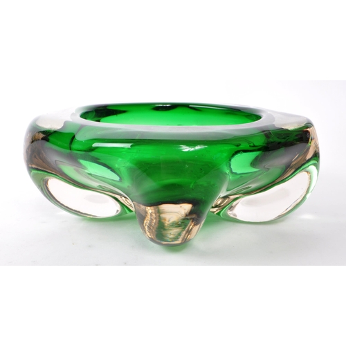 194 - A vintage 20th-century studio glass green centerpiece bowl, art deco style. Featuring five bulbous f... 