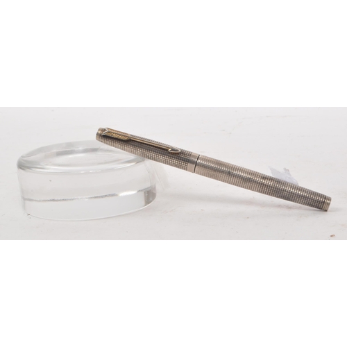 215 - Parker - A vintage 1960s fountain pen with a sterling silver cap and barrel from the USA, and a 14K ... 