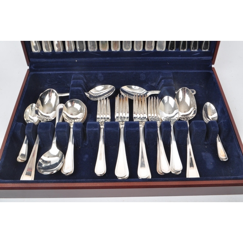 246 - Viners - A collection of late 20th century silver plated 58 piece Tudor Canteen, comprising of: 8 ta... 