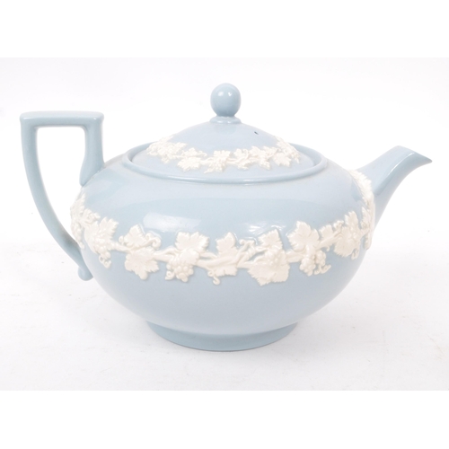 3 - Wedgwood - Collection of three vintage 20th century ceramic teapots, comprising of two Jasperware te... 