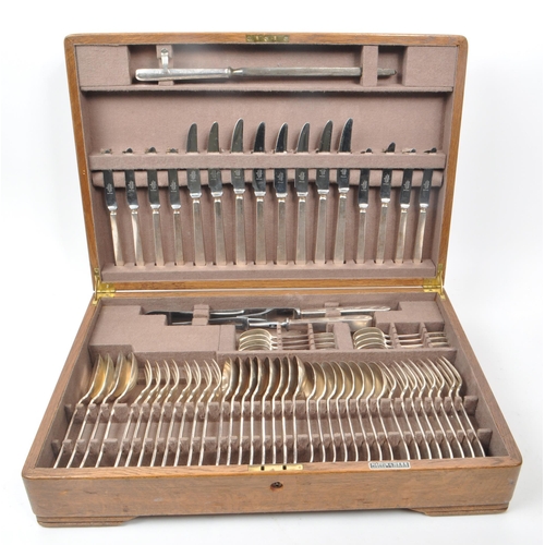 374 - Mappin & Webb - A vintage 20th-century silver-plated boxed canteen of cutlery, with eight settin... 