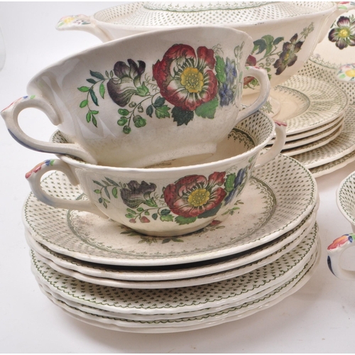 40 - Mason's - Patent Ironstone China - A collection of English 19th century dinner service pieces, in Pa... 