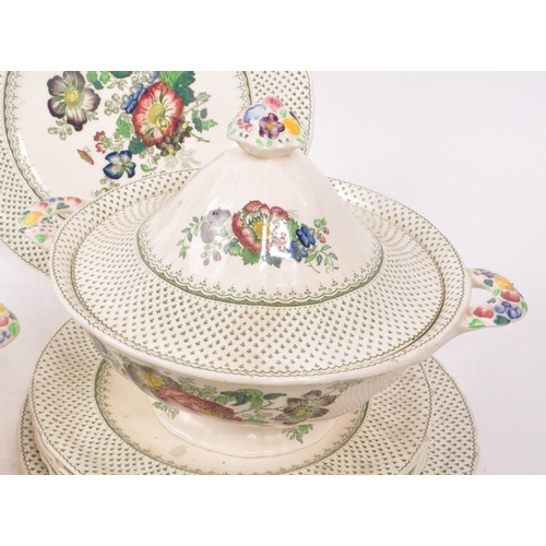 40 - Mason's - Patent Ironstone China - A collection of English 19th century dinner service pieces, in Pa... 