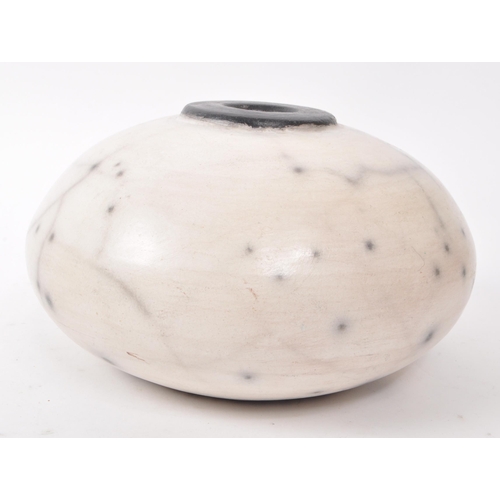 408 - Susie Curtis - A contemporary Australian studio pottery squat pot / vase. Featuring a white, black a... 