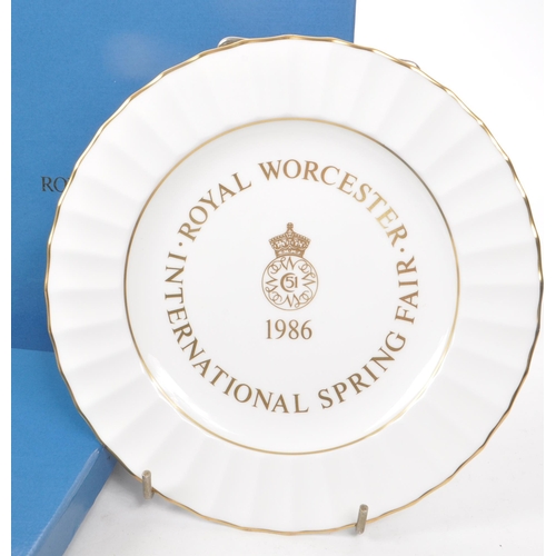 418 - Royal Worcester - A collection of vintage late 20th century circa 1980s Royal Worcester commemorativ... 