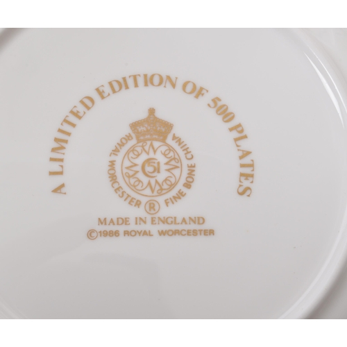 418 - Royal Worcester - A collection of vintage late 20th century circa 1980s Royal Worcester commemorativ... 