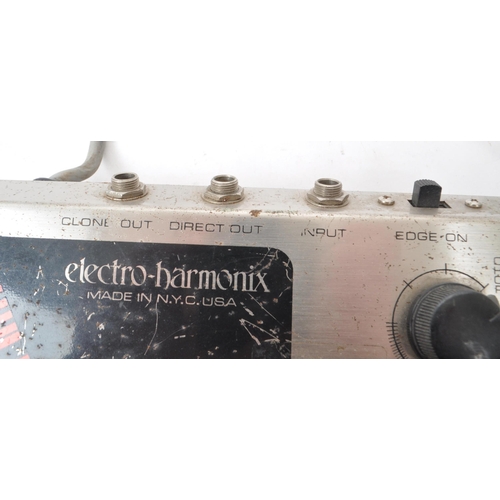 425 - Electro-Harmonix - The Clone Theory - A 1979 Chrous / vibrato pedal, made in New York City, USA. Unb... 