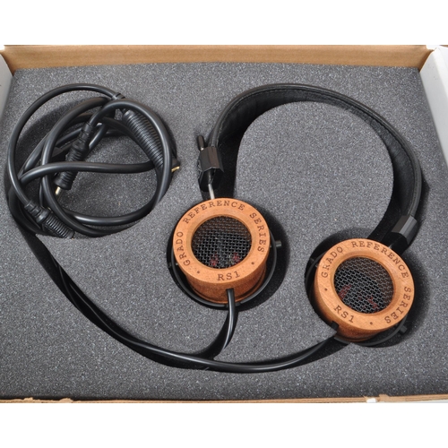 427 - Grado - Two pairs of contemporary Grado headphones. The collection to include a pair of Grado RS1i h... 