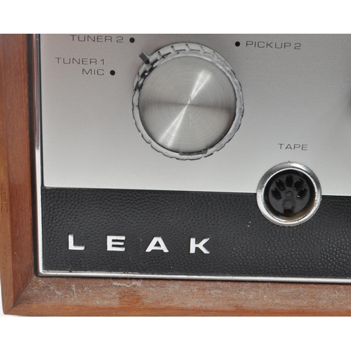 438 - Leak - Two vintage 1960s stereo hifi audios systems, comprising of a Stereo 70 serial no. 92194 and ... 