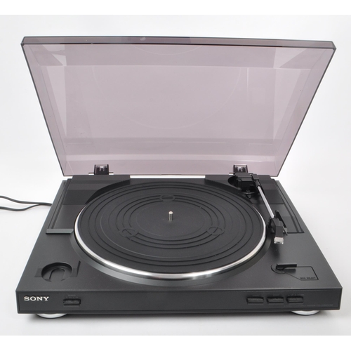 447 - SONY - A 21st century stereo turntable system, model PS-LX300USB. Raised on four plastic feet, with ... 