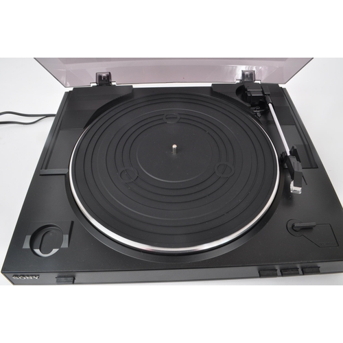 447 - SONY - A 21st century stereo turntable system, model PS-LX300USB. Raised on four plastic feet, with ... 