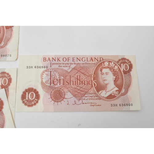 479 - A collection of ten mid 20th century 1960s British 10 Shillings banknotes. The collection to include... 