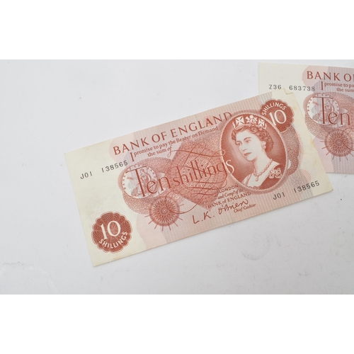 479 - A collection of ten mid 20th century 1960s British 10 Shillings banknotes. The collection to include... 