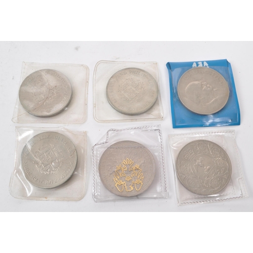 480 - A collection of 19th and 20th British and Foreign unsorted coins. The collection to include examples... 