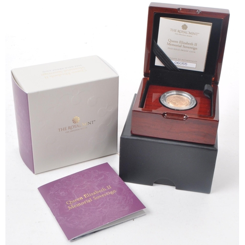 525 - Royal Mint - A 2022 British Royal Mint gold proof Queen Elizabeth II memorial sovereign. Of 916.7 Au... 