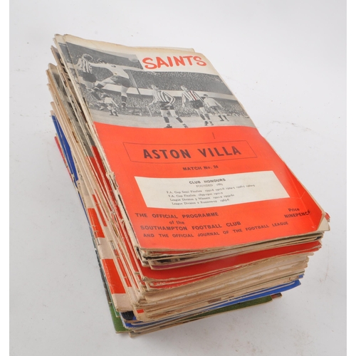 550 - Football Interest - A collection of mid 20th century 1960s and 1970s football programmes and Footbal... 