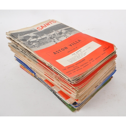 550 - Football Interest - A collection of mid 20th century 1960s and 1970s football programmes and Footbal... 