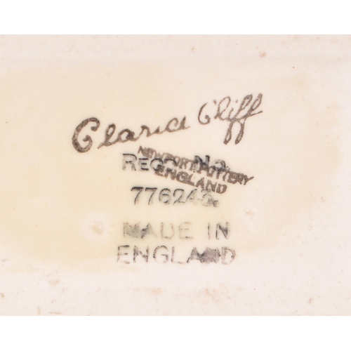 86 - Clarice Cliff - Newport Pottery - An early 20th century Clarice Cliff Newport Pottery pattern no. 77... 