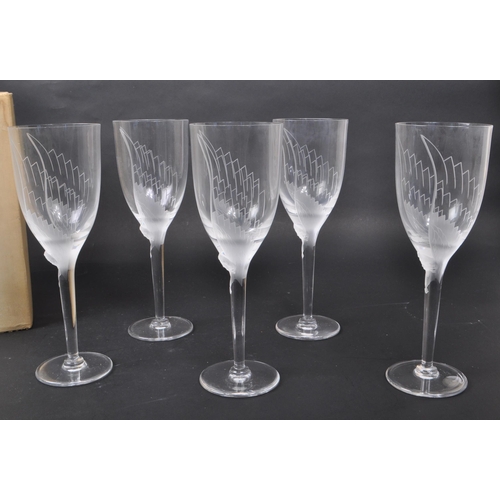 111 - Lalique - A collection of five vintage 20th century Lalique Angel champagne flutes / glasses. Each g... 