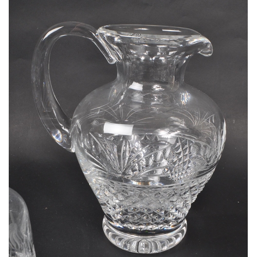 139 - A collection of eight crystal glass pieces, including a carafe, jug, two bowls, tumbler, decanter wi... 