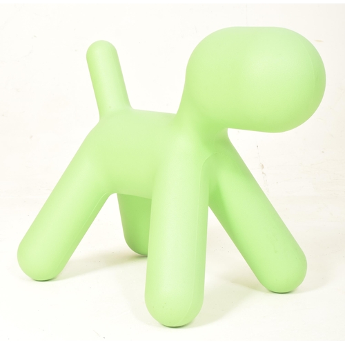 15 - Eero Aarnio (1932-) x Magis, Italy - Me Too Collection - Puppy - Two contemporary moulded plastic do... 