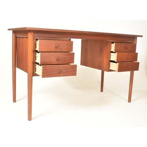 172 - Domino Mobler, Denmark - a retro mid 20th century circa 1960s teak wood kneehole writing desk table.... 