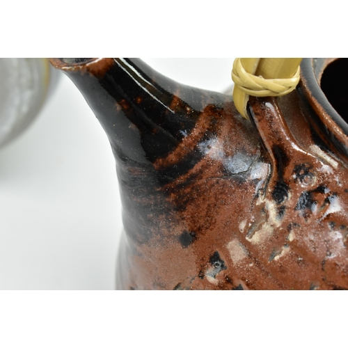 197 - Studio Art Pottery - a mixed selection of 20th century studio art pottery. Each piece with glazed de... 