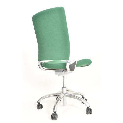 330 - Verco - V-Smart - a highend modern designer office desk swivel desk chair. The chair having a padded... 