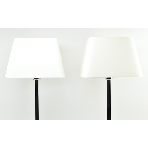 495 - Chelsom - a pair of vintage high end design chrome squared desk bedside lamps. Each table lamp of sq... 