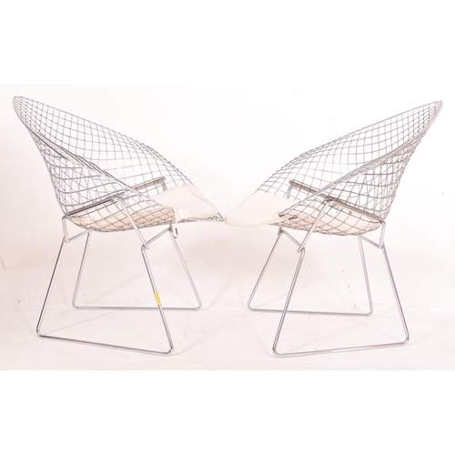 558 - Harry Bertoia for Knoll (after) - Diamond Chair - a pair of retro Diamond Chairs of typical form, po... 