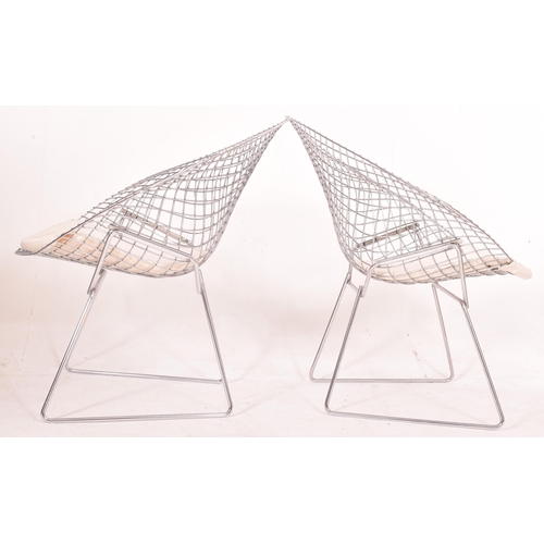 558 - Harry Bertoia for Knoll (after) - Diamond Chair - a pair of retro Diamond Chairs of typical form, po... 