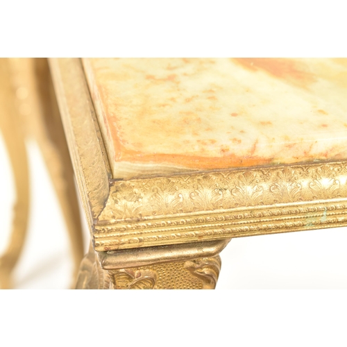 565 - A retro 1980s Hollywood Regency style nest of three marble and gilt metal Rococo tables. Each table ... 