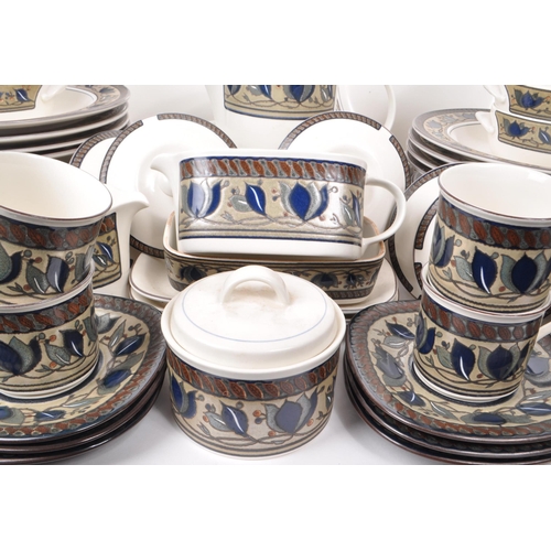 112 - Mikasa - A vintage 20th century Mikasas MK222 Itaglio Arabella stoneware dinner service. The service... 