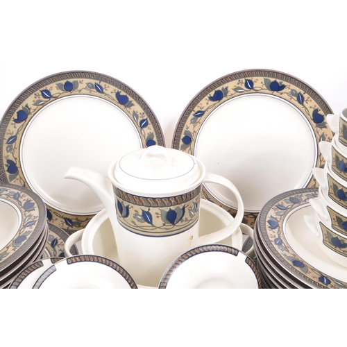 112 - Mikasa - A vintage 20th century Mikasas MK222 Itaglio Arabella stoneware dinner service. The service... 