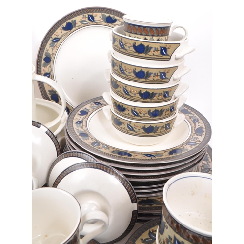 112 - Mikasa - A vintage 20th century Mikasas MK222 Itaglio Arabella stoneware dinner service. The service... 