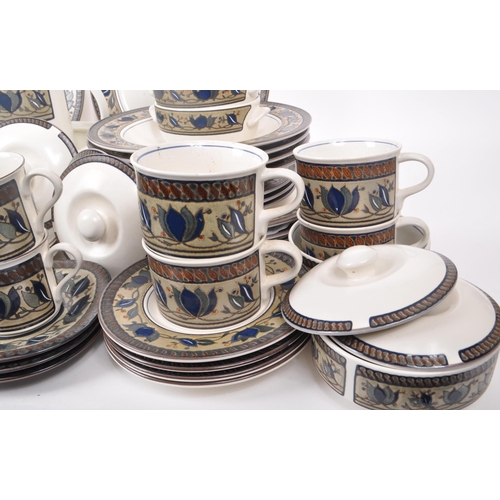 112 - Mikasa - A vintage 20th century Mikasas MK222 Itaglio Arabella stoneware dinner service. The service... 