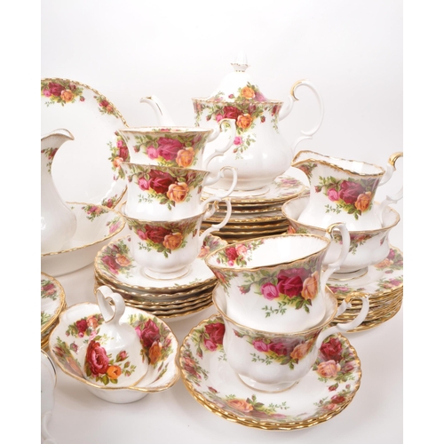 129 - Royal Albert - Old Country Roses - Large mid century china tea / dinner service. To include cups, sa... 