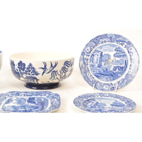 168 - Spode - Italian - A collection of 20th century Copeland Spode 'Italian' pattern china to include a c... 