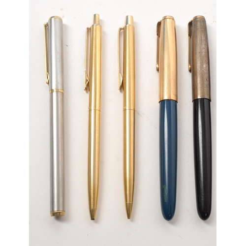 242 - A collection of assorted vintage fountain and ballpoint pens, including names such as Conway Stewart... 