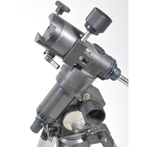 261 - Orion Optics - A contemporary Maksutov-Cassegrain OMC-140 telescope with tripod and accessories. Fea... 