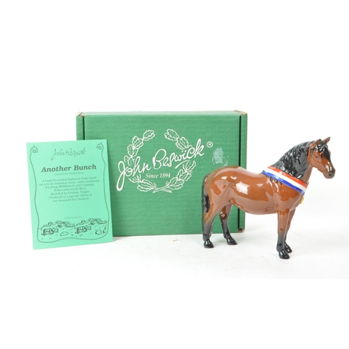 31 - Beswick - A 20th-century china brown gloss 'Another Bunch' horse. Featuring a brown horse standing, ... 